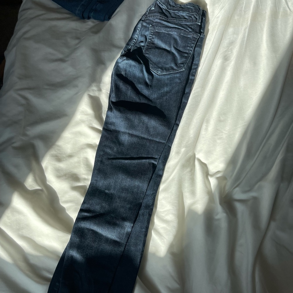 Good American brand, size 25, good waist jeans.